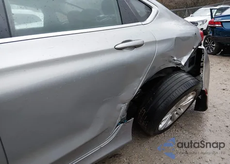 2015 Chrysler 200 Limited z USA, uszkodzony, nr VIN 1C3CCCAB7FN695793